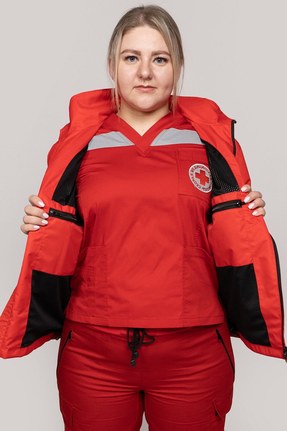 Ветровка Скорая помощь MedicLine женская цв. КРАСНЫЙ