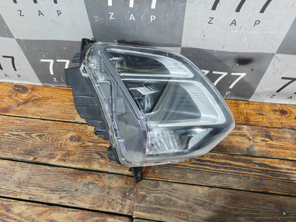 Фара правая LED Omoda C5 22-нв Б/У Оригинал 605000531AA