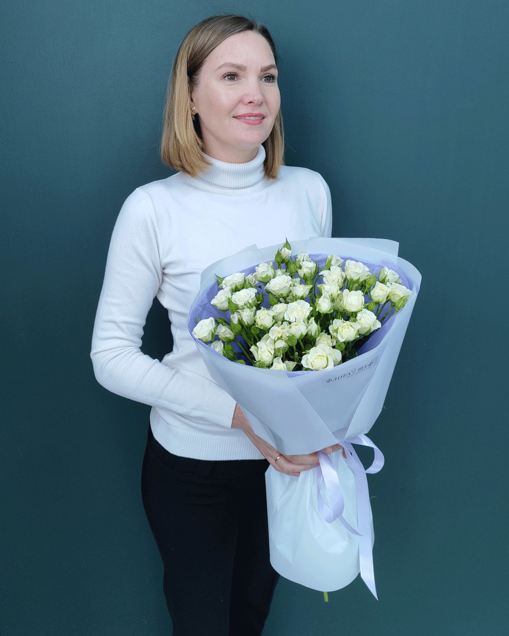 Кустовая роза белая,9 веток(00205)