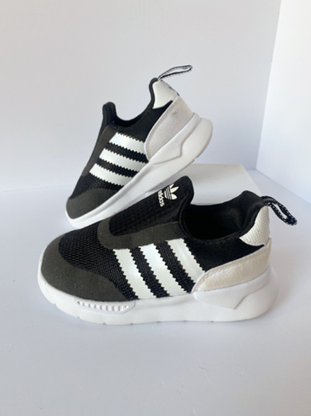 Новые кроссовки Adidas, 21