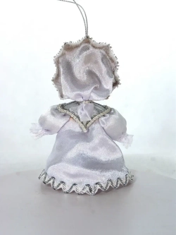 Елочные игрушки. Кукла-подвеска Снежинка