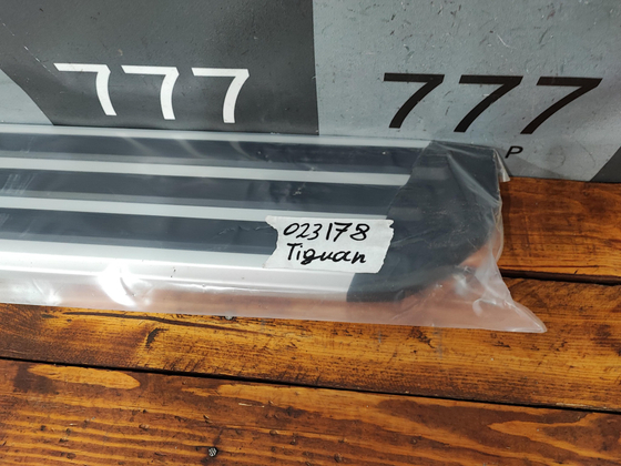 Подножка правая Volkswagen Tiguan 2 Новая Оригинал 5NA071691A