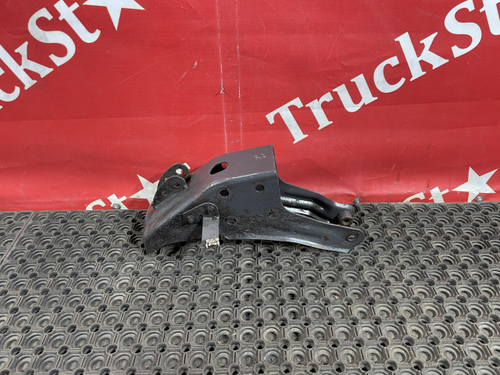 Кронштейн замка кабины правый