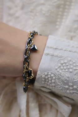 Браслет "Амора" из гематита с черным цирконом, оттенок золото