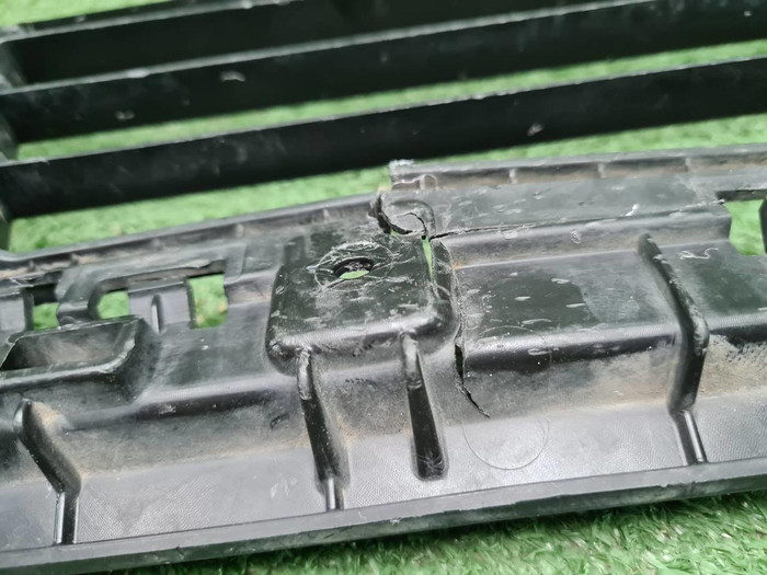 Решетка переднего бампера Hyundai Tucson 4 (20-нв)