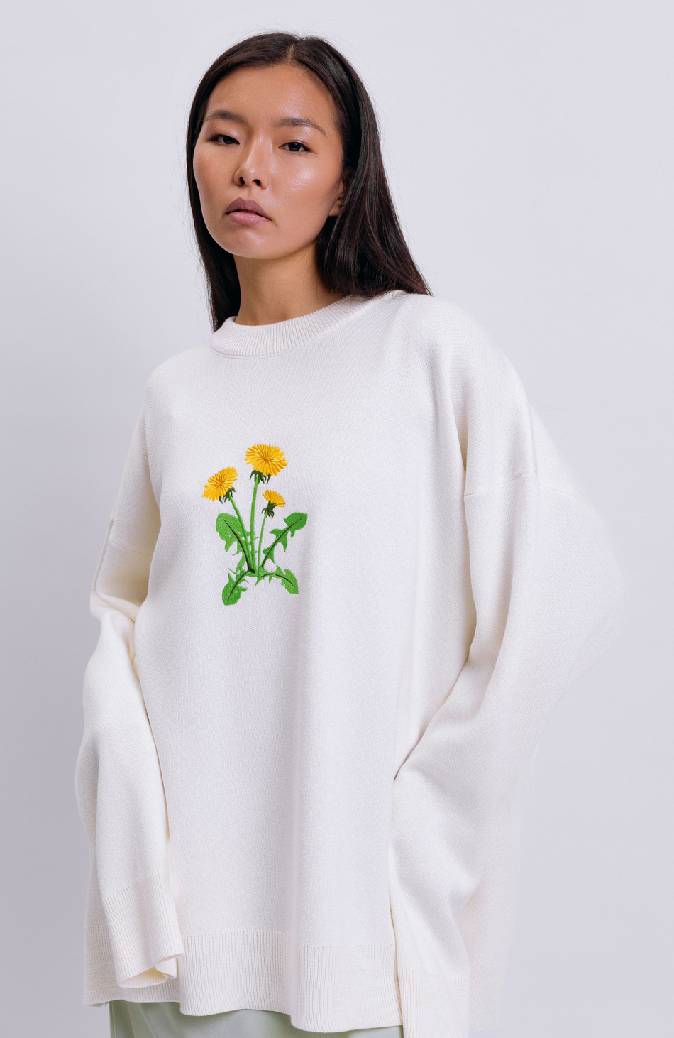 Джемпер с вышивкой