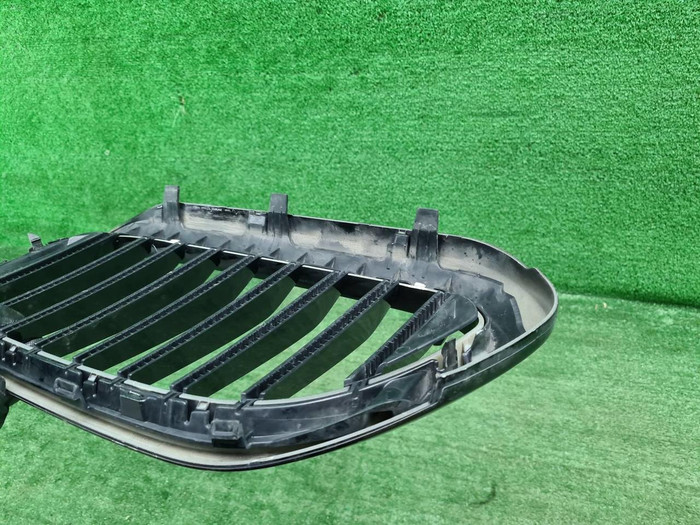 Решетка радиатора правая BMW 5er G30 (2017-2020)