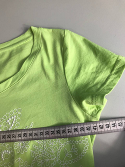 Футболка Oodji по фигуре с вышивкой 44 размер