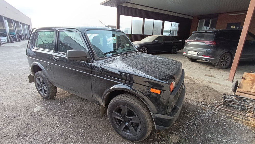 LADA 4X4 Niva Legend 3 дв Black 1.7 5МТ