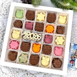 Шоколадный набор "2026. Подковы": шоколадка-надпись и 23 конфеты ручной работы