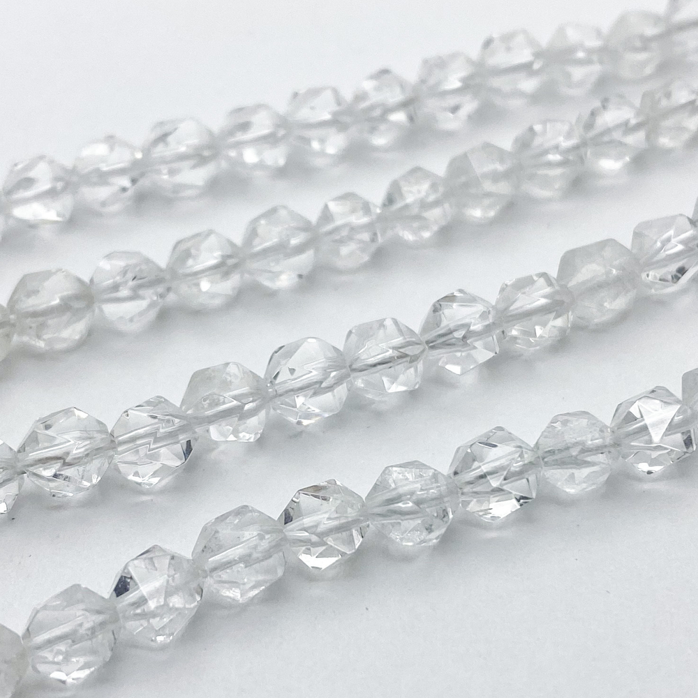 Бусины Горный хрусталь крупной огранки, размер около 6 мм, цена за 15 шт (1/4 нити)