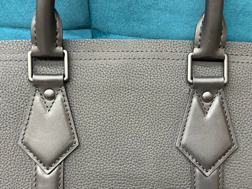 Портфель Louis Vuitton