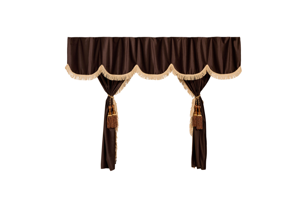 Шторы спального места с ламбрекеном и прихватами "Кисти" в кабину Volvo, Scania, MAN, DAF, Merc, Камаз, Sitrak, Shacman, Foton, FAW. Высота 1,5м, ширина одной стороны - 1,15м. Блэкаут, велюр. Коричневый цвет с бежевой бахромой и коричневыми кистями