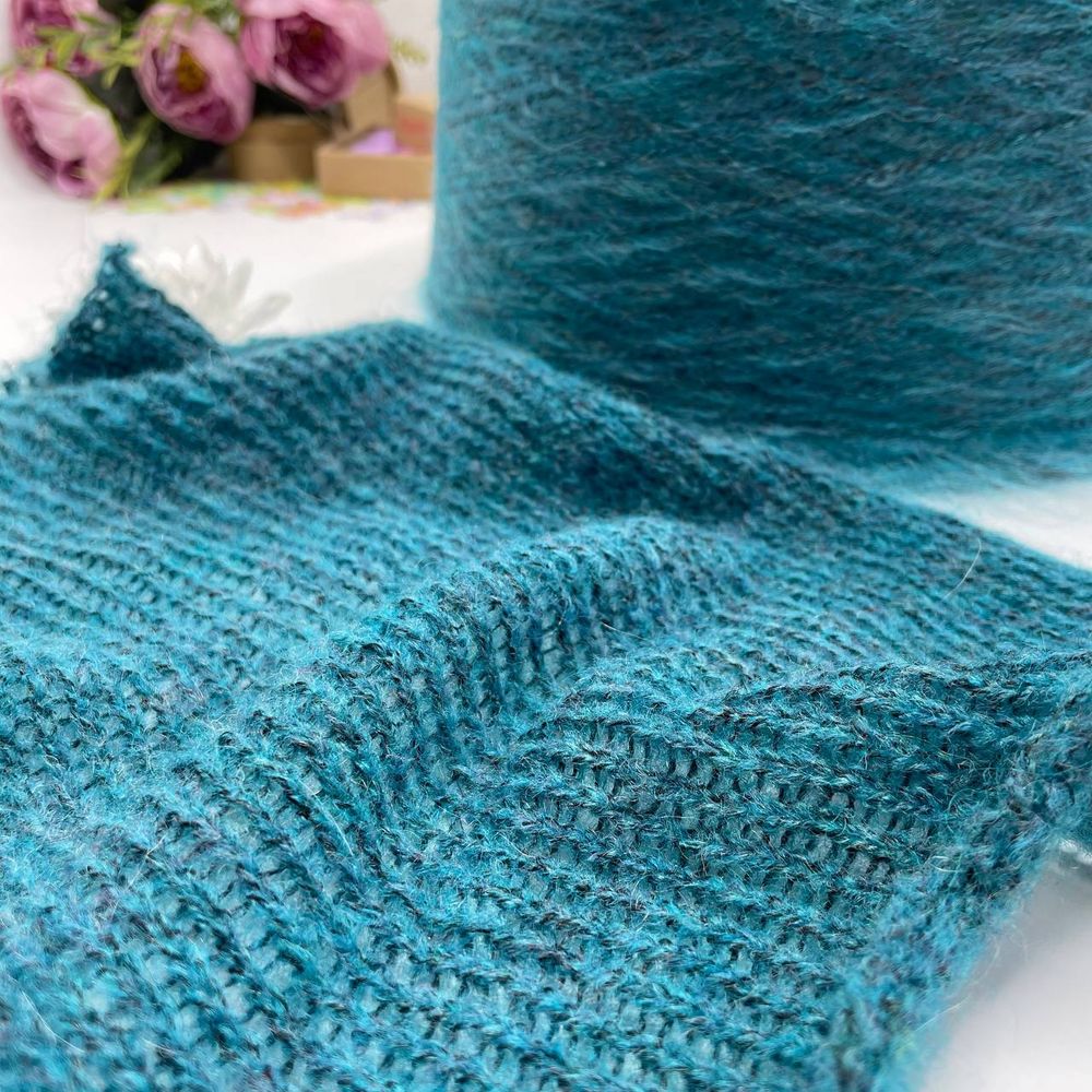 LAGOPOLANE 18% вспушенный меринос 17% полиамид 46% полиакрил 15% нейлон 4% др. волокна