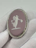 Брошь Wedgwood лиловая