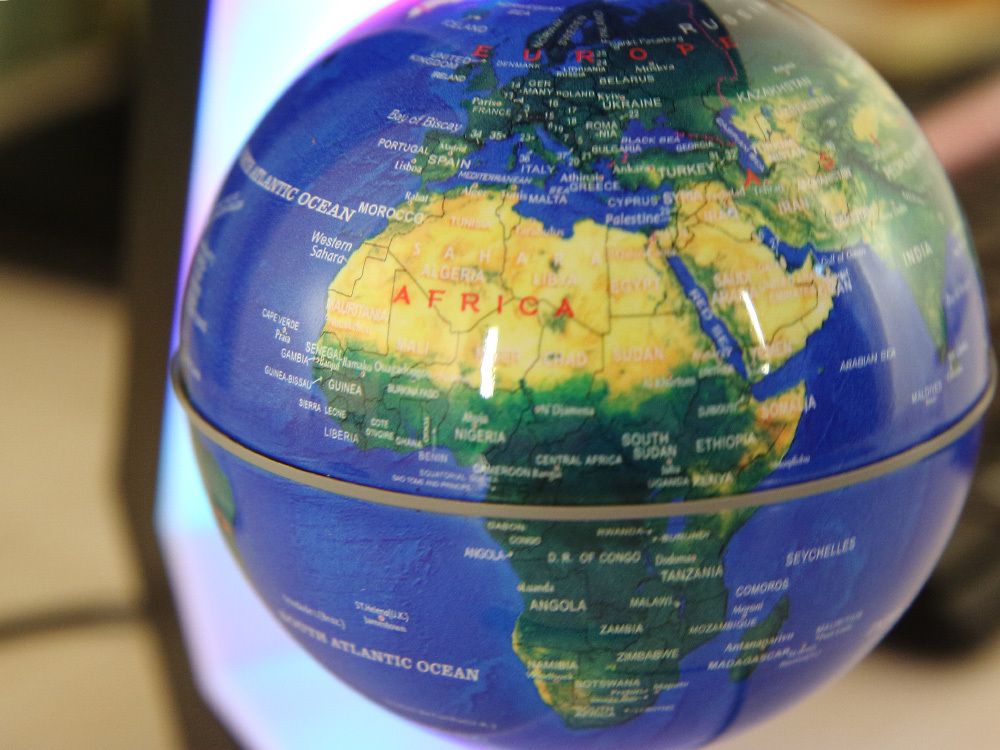 Everest Глобус левитирующий (парящий) на подставке