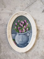 Картина в овальной рамке