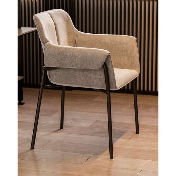 Стул Aline Arms молочный шенилл