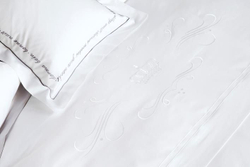 Пододеяльник 135х200 Christian Fischbacher Luxury Nights Crown 709 белый Швейцария детали
