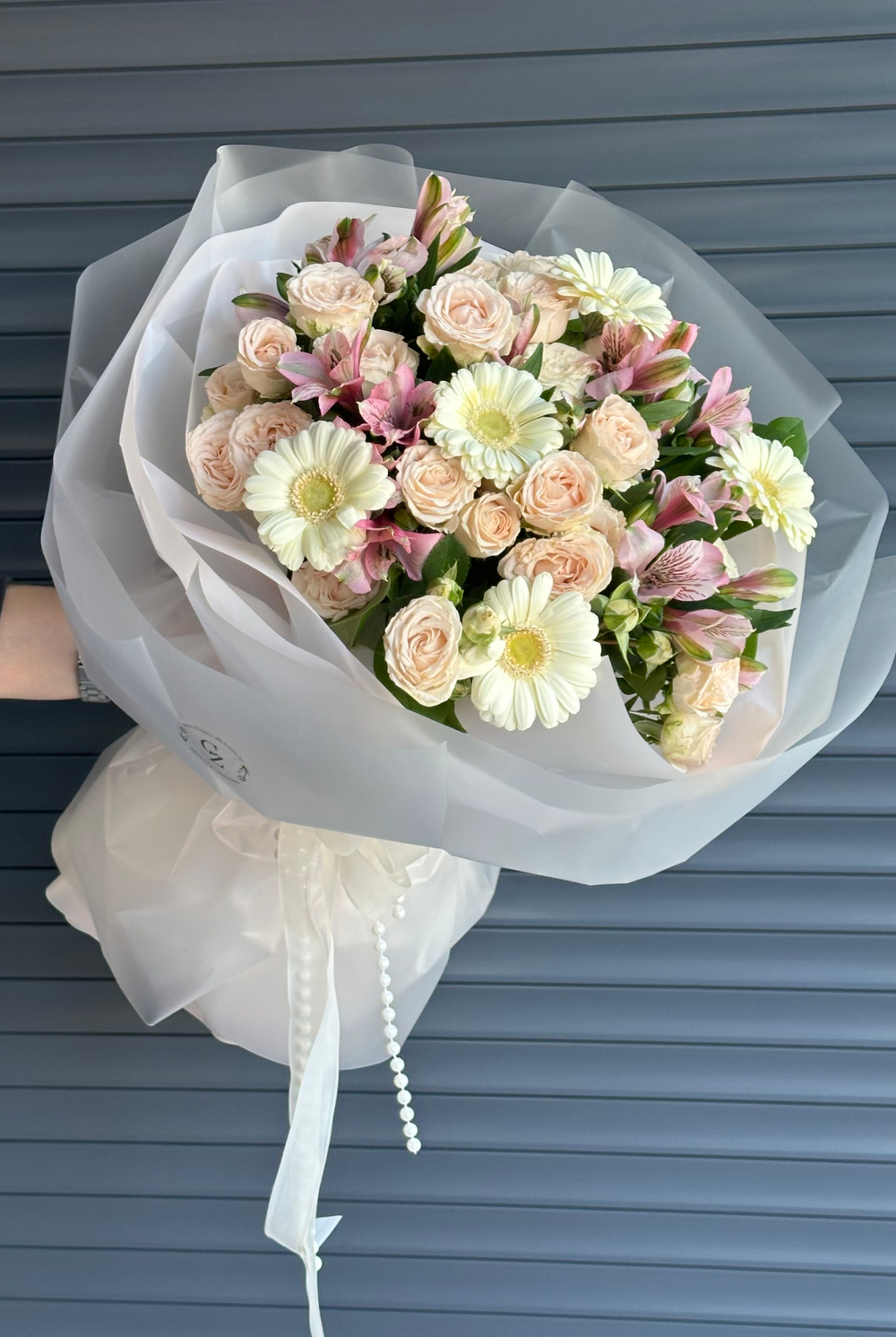 Сборный букет с герберами-мини