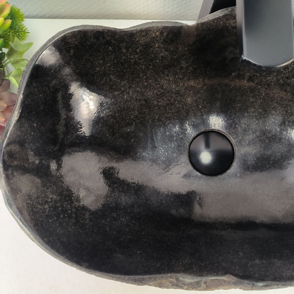 Раковина из речного камня RS-64981 50*31*15 0861