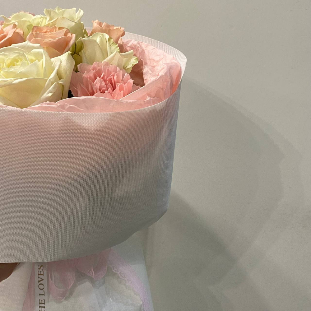 Нежный моно из роз