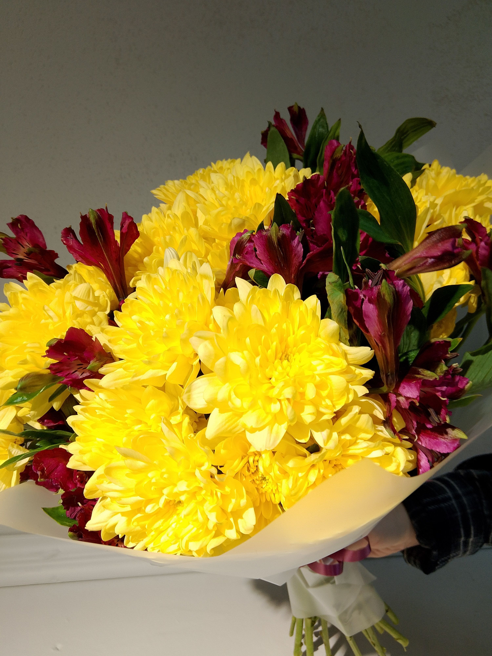 Букет из хризантем и альстромерии (С0033)