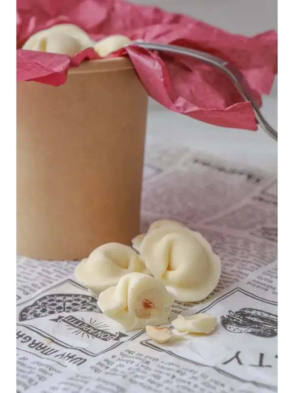 Шоколадные пельмени с фундуком внутри