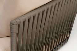 "Форли" кресло плетеное из роупа, каркас алюминий светло-серый (RAL7035) муар, роуп серо-коричневый 23мм, ткань Mossle бежевая