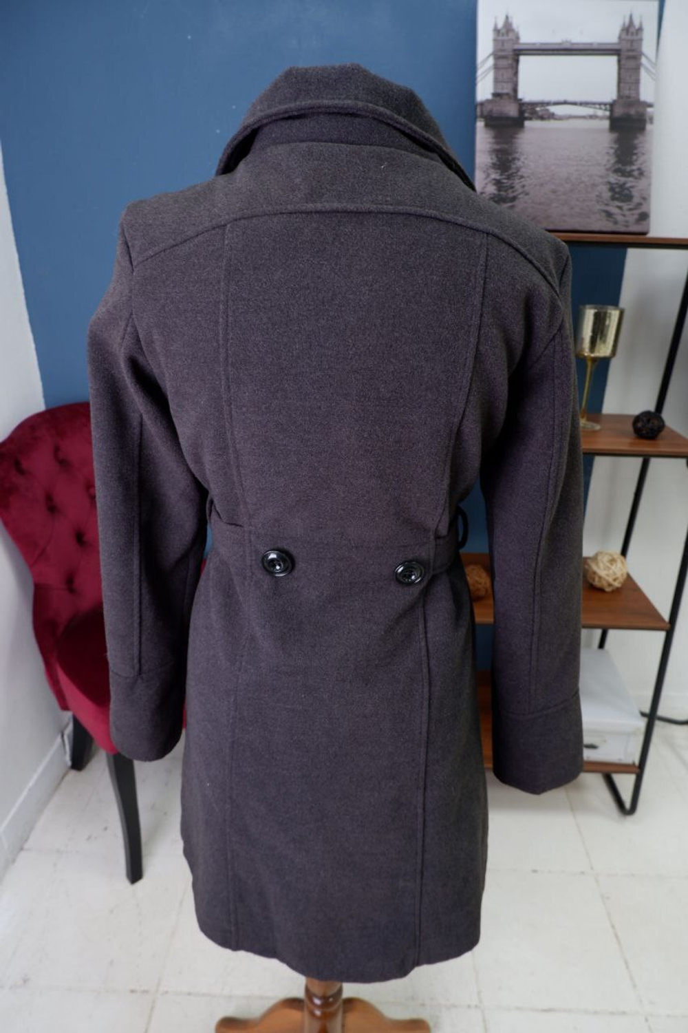 Пальто демисезонное с поясом  46 размер