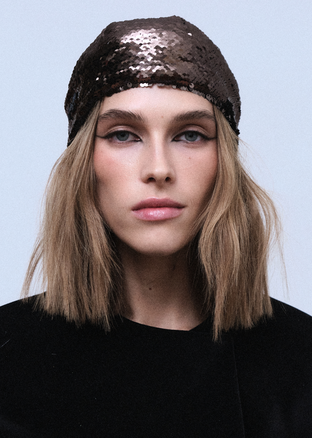 Шапочка с пайетками