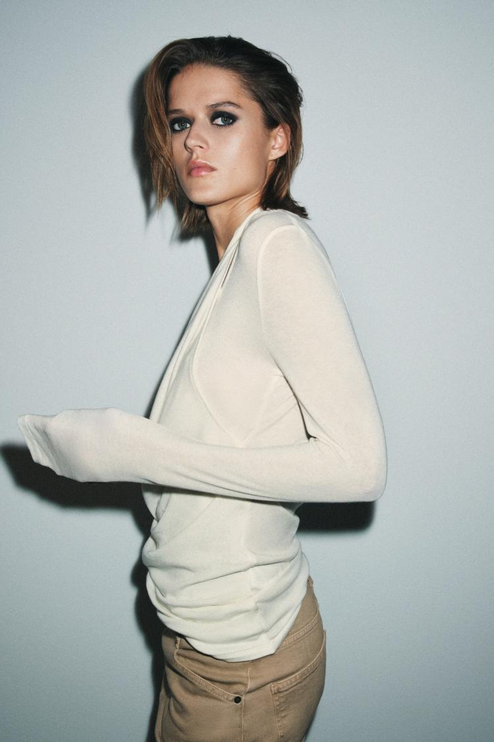 ZARA ФУТБОЛКА С ДВОЙНЫМИ ДЛИННЫМИ РУКАВАМИ, ЖЕЛТОВАТО-БЕЛЫЙ