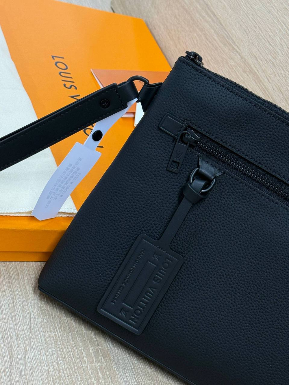 Клатч Louis Vuitton