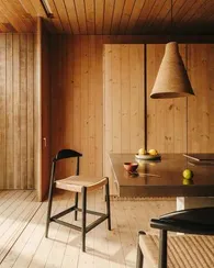 Полубарный стул Nina 62 см из массива акации с черной отделкой и бежевой веревкой