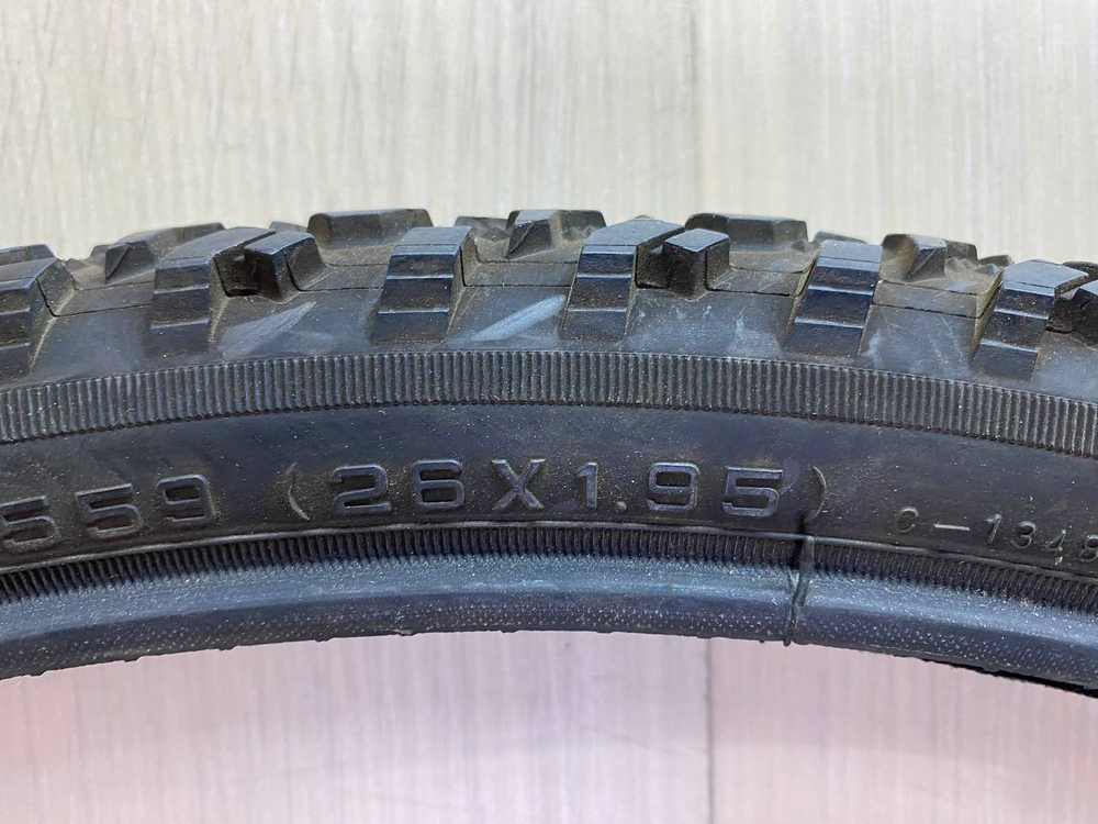 Покрышка для велосипеда CST MTB 26x1.95