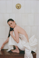 Платье макси из кружева и атласа