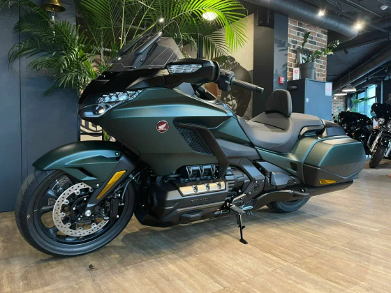 Honda GL 1800 Gold Wing Bagger DCT