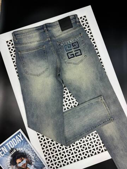 Джинсы Givenchy
