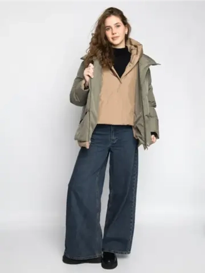 Короткая куртка утепленная с капюшоном