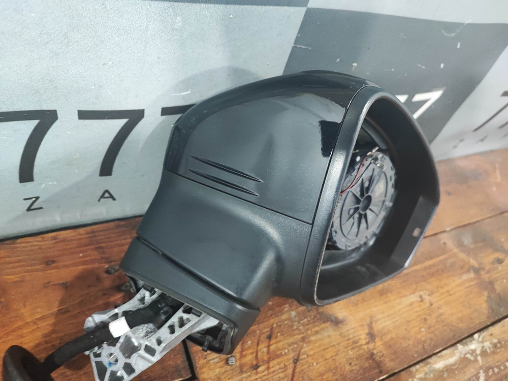 Зеркало правое 13 Pin Volkswagen Tiguan 2 Б/У Оригинал 5NB857502