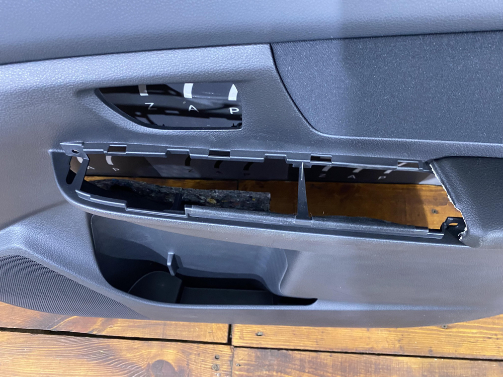 Обшивка двери передней правой XV Impreza 4 Новая Оригинал 94217FJ000