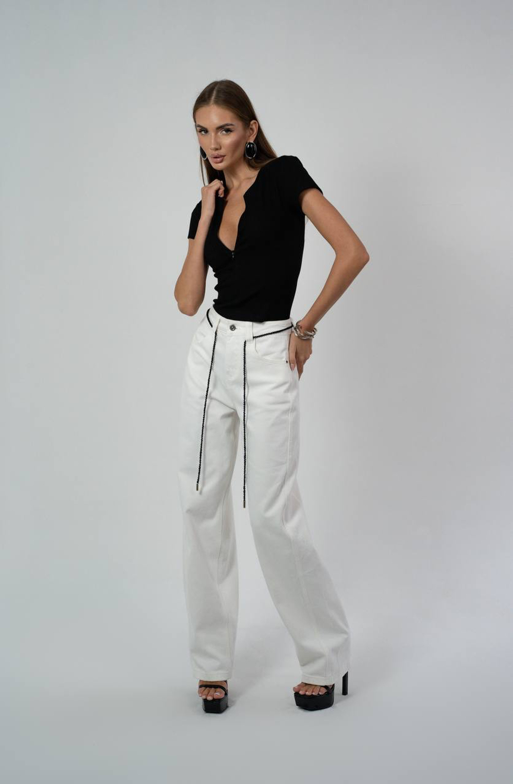 Футболка на молнии прилегающего силуэта