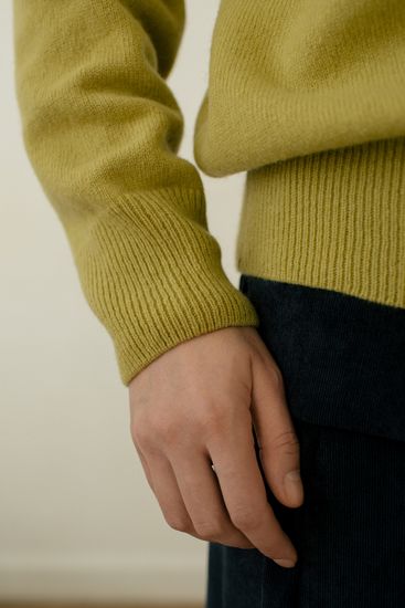 Джемпер Л.Т., 100% шерсть ягнёнка, цвет бутон лилии.