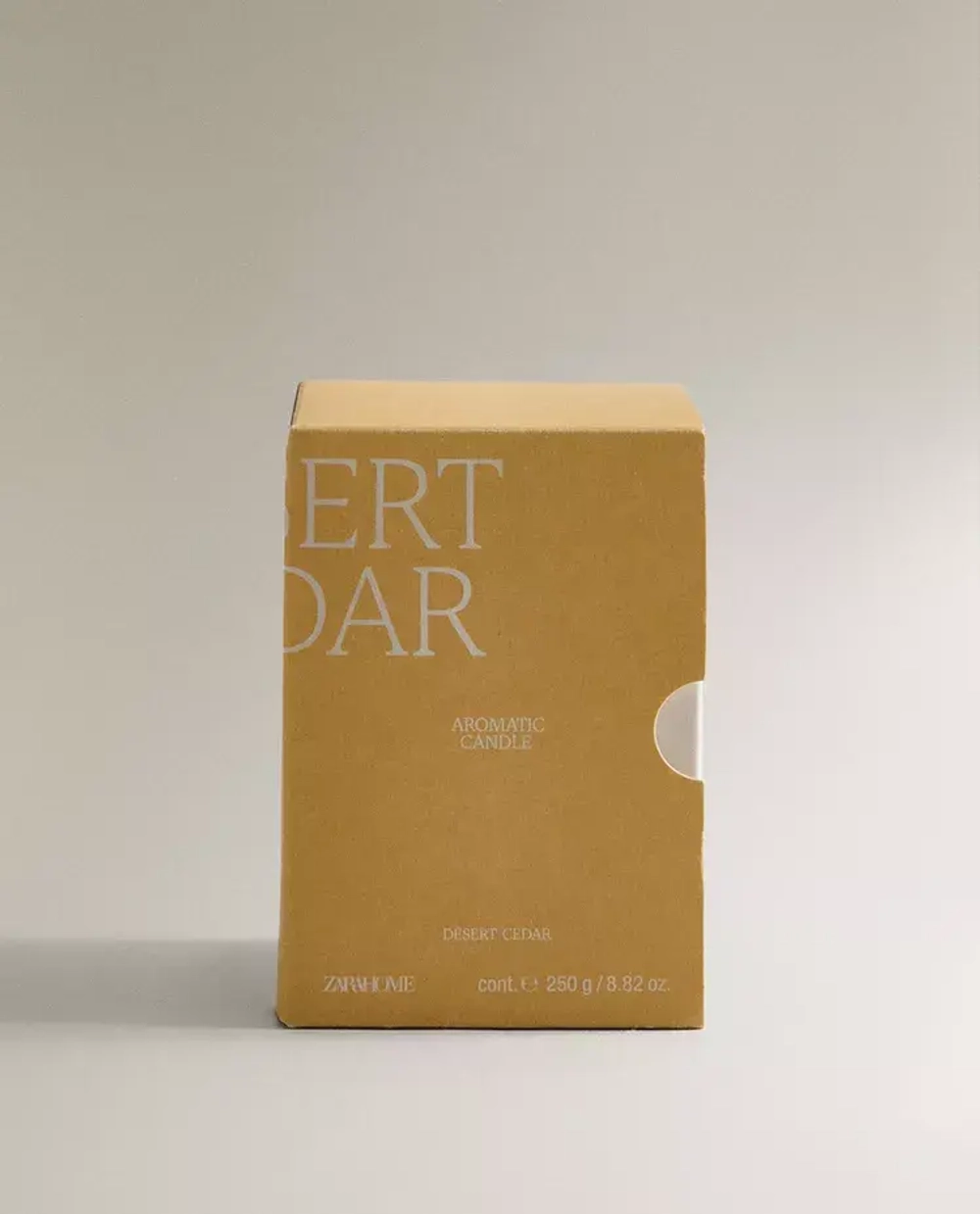 ZARA HOME Ароматическая свеча «Пустынный кедр»