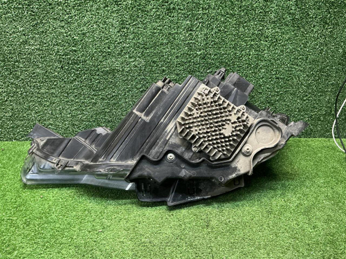 Фара правая Maserati Levante (2020-2024) LED