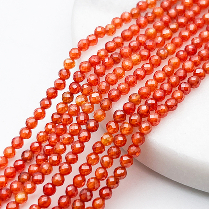 Фианит (кубический цирконий), цвет огненно-красный, размер 3 мм, цена за нить около 130 шт (38 см)