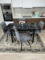 Стеклянный раздвижной стол "Черный мрамор" и стулья "ГУЧИ" серый