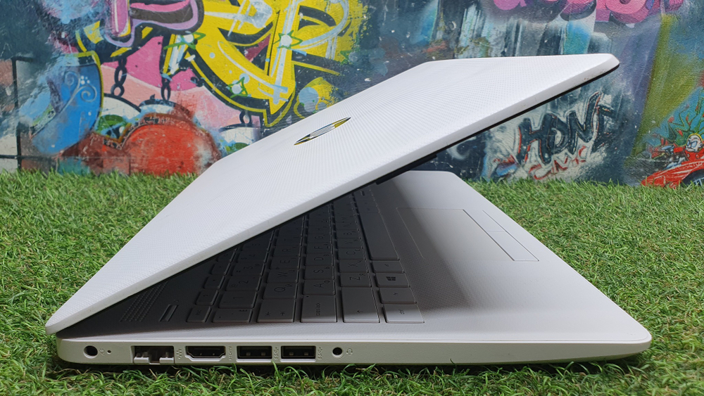 Ноутбук HP AMD A4/4Gb/FHD/15-db0511ur 158G9EA/Windows 10