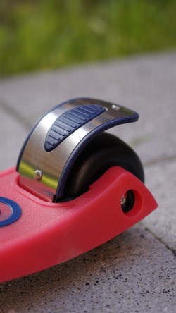 Самокат Maxi Micro Deluxe Glow Plus (светящийся) LED красное сияние