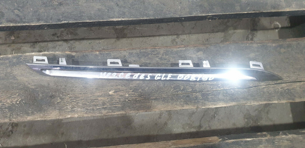 Молдинг решетки радиатора Mercedes GLE (C292) 15-19 Б/У Оригинал A2928880285